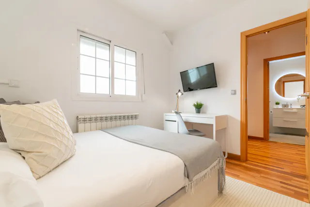 Private room in Via Augusta, Barcelona (1398340) room image 2