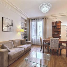 Apartment for rent for €3,566 per month in Paris, Rue Poncelet