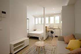 单间公寓 正在以 €850 的月租出租，其位于 Madrid, Calle de Corozal