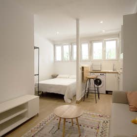 Studio for rent for €850 per month in Madrid, Calle de Corozal