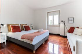 Квартира за оренду для 1 456 EUR на місяць у Lisbon, Rua Fernão Mendes Pinto