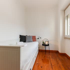 Apartamento para alugar por € 1.701 por mês em Lisbon, Rua Fernão Mendes Pinto