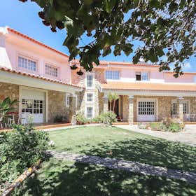 Lägenhet att hyra för 1 146 € i månaden i Cascais, Rua Luís de Camões