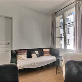Apartment for rent for €2,544 per month in Paris, Rue de la Roquette