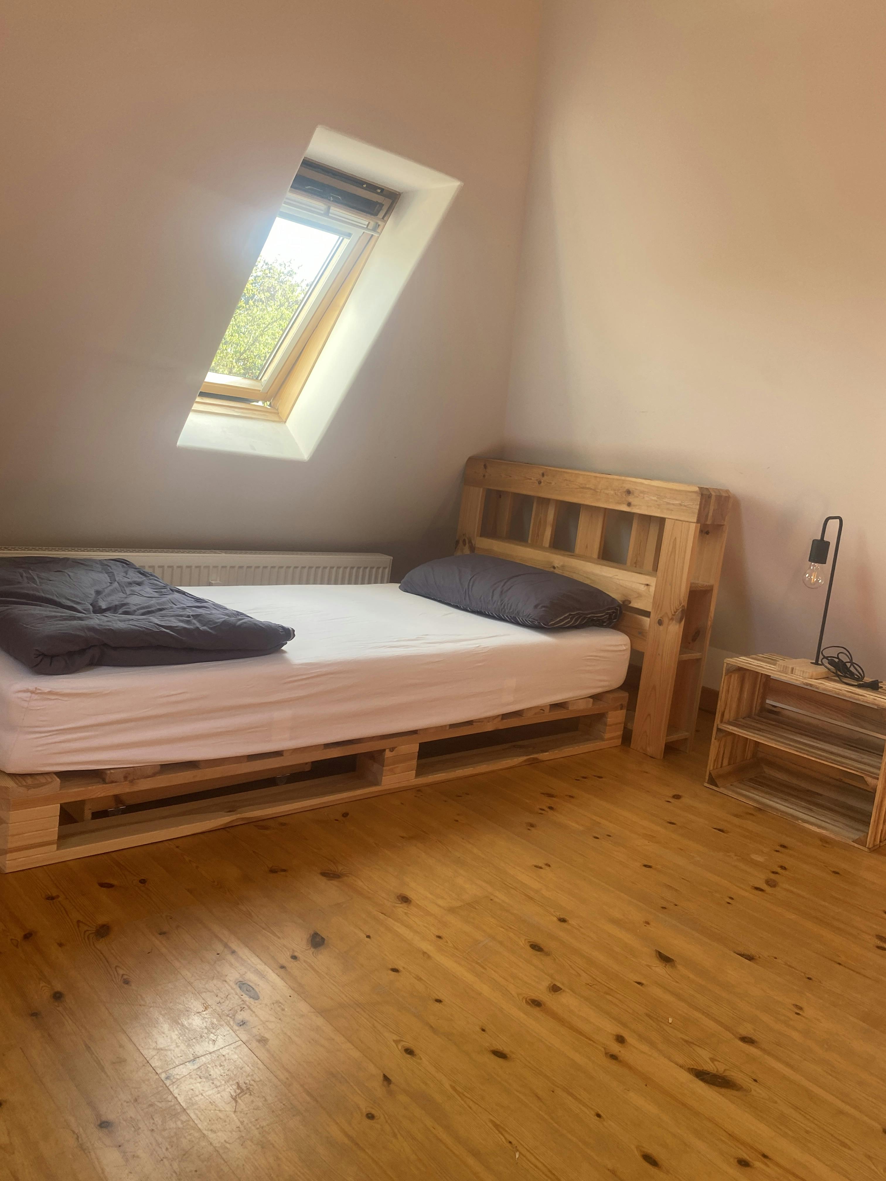 公寓 正在以 €2,400 的月租出租，其位于 Hamburg, Haakestraße