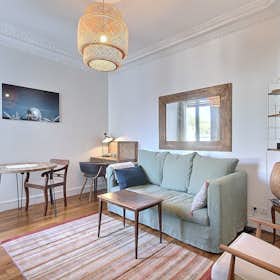 Apartment for rent for €1,526 per month in Paris, Avenue Jean Jaurès