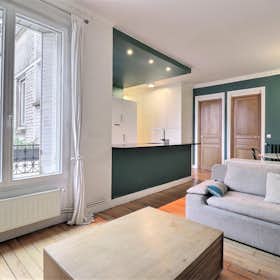 Apartment for rent for €2,592 per month in Paris, Rue Vauvenargues