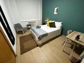 私人房间 正在以 €570 的月租出租，其位于 Madrid, Plaza de España