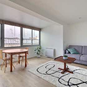 Apartment for rent for €1,748 per month in Paris, Rue de la Réunion