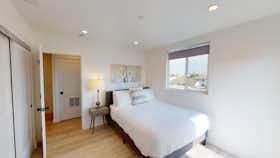 Habitación privada en alquiler por $928 al mes en Los Angeles, S New England St