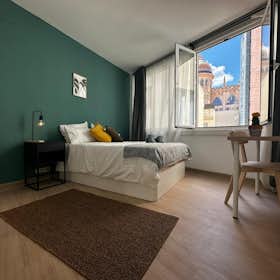 Private room for rent for €775 per month in Madrid, Plaza de España