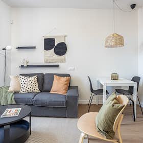 Apartment for rent for €1,700 per month in Barcelona, Carrer de Sant Bertran
