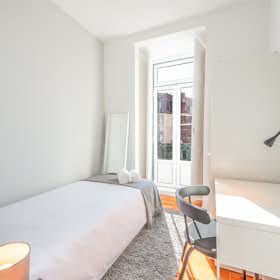 Private room for rent for €678 per month in Lisbon, Escadinhas da Saúde