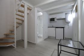 Studio for rent for €750 per month in Madrid, Calle Rodrigo Uhagón