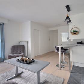 Apartment for rent for €2,756 per month in Paris, Rue Fourcroy