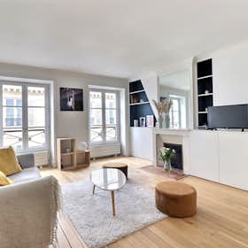 Apartment for rent for €2,544 per month in Paris, Rue Rodier