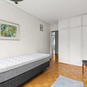 Habitación privada en alquiler por 475 € al mes en Helsinki, Maamiehentie