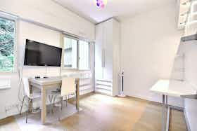 Studio for rent for €1,732 per month in Paris, Rue Geoffroy l'Angevin