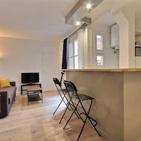 Apartment for rent for €1,686 per month in Paris, Rue Gerbier