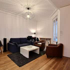 Apartamento en alquiler por 1836 € al mes en Paris, Rue Morère