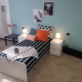 Private room for rent for €600 per month in Brescia, Piazzale Cesare Battisti