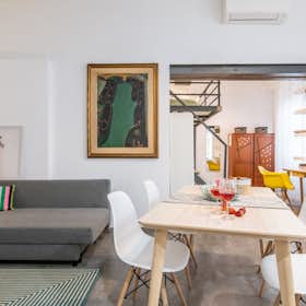 Apartment for rent for €1,200 per month in Livorno, Via Santa Lucia