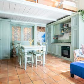 Lägenhet att hyra för 1 300 € i månaden i Pisa, Viale del Tirreno