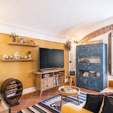 Apartment for rent for €1,063 per month in Livorno, Via di Montenero