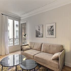 Apartment for rent for €2,332 per month in Paris, Rue Gustave Courbet