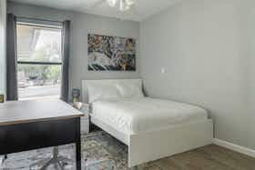 Отдельная комната сдается в аренду за $665 в месяц в Austin, Spruce Cv