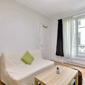 Apartment for rent for €1,760 per month in Paris, Rue de Sofia