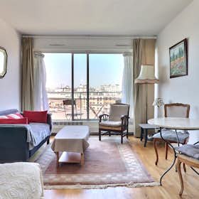 Monolocale for rent for 1.367 € per month in Paris, Rue du Sergent Bauchat