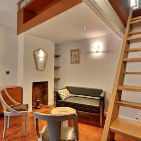 Apartment for rent for €1,673 per month in Paris, Rue Guisarde