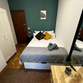 Private room for rent for €750 per month in Madrid, Calle de la Victoria