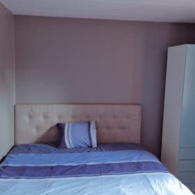 私人房间 正在以 €450 的月租出租，其位于 Göteborg, Pimpinellagatan