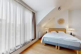 Apartment for rent for €2,000 per month in Brussels, Boulevard du Régent