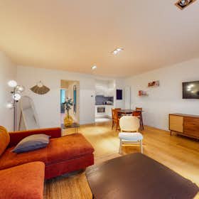 Apartment for rent for €1,750 per month in Brussels, Boulevard du Régent