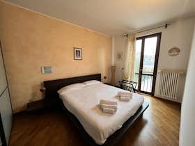 Wohnung zu mieten für 1.300 € pro Monat in Varese, Via Magenta
