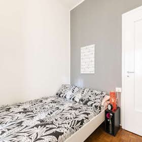 Private room for rent for €525 per month in Cesano Boscone, Via delle Betulle