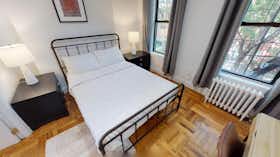 Appartement te huur voor $1,551 per maand in New York City, E 5th St