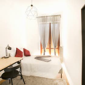 Privé kamer te huur voor € 675 per maand in Milan, Via Mauro Rota