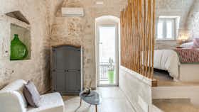 Apartment for rent for €1,300 per month in Ceglie Messapica, Vico 1 Murigini