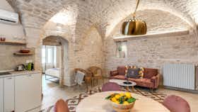 Apartment for rent for €1,400 per month in Ceglie Messapica, Vico 1 Murigini