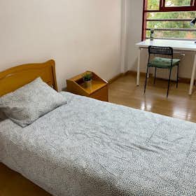 Private room for rent for €340 per month in Madrid, Calle del Cabo Machichaco