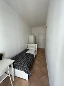 Chambre privée à louer pour 435 €/mois à Bari, Via Gian Giuseppe Carulli