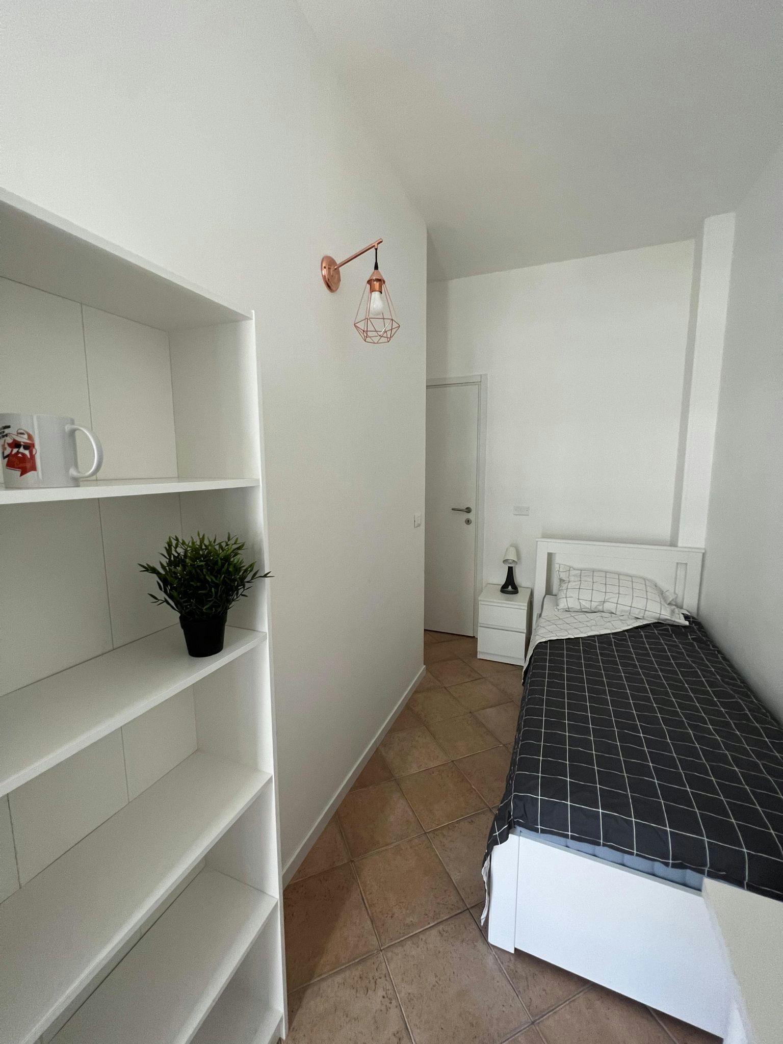 Privé kamer te huur voor € 457 per maand in Bari, Via Gian Giuseppe Carulli