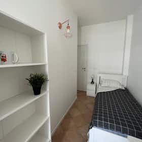 Privé kamer te huur voor € 425 per maand in Bari, Via Gian Giuseppe Carulli