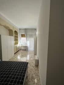 Private room for rent for €450 per month in Bari, Via Brennero