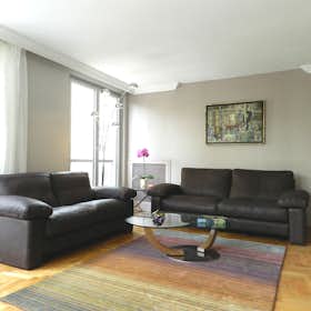 Apartment for rent for €5,806 per month in Paris, Boulevard Saint-Germain