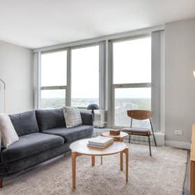 Appartamento in affitto a $2,132 al mese a Chicago, N Sheridan Rd